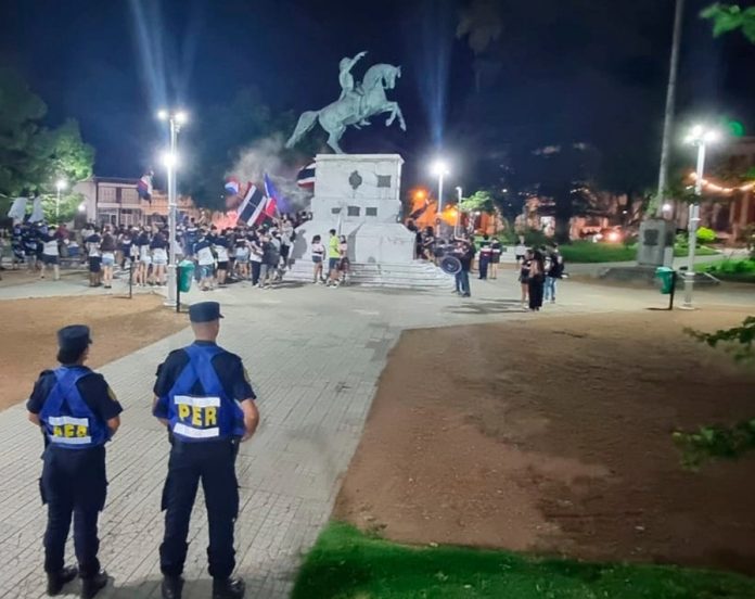 policia plaza
